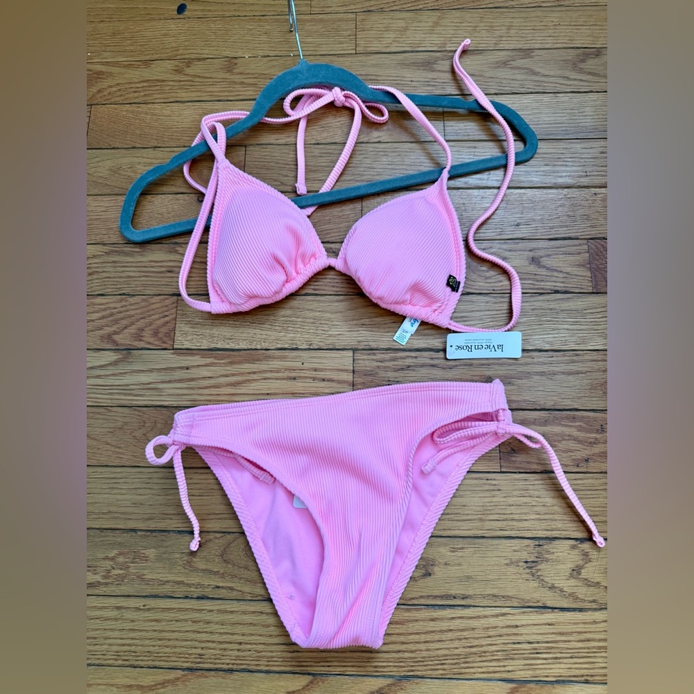 Pink Bikini Set Bikini Village new not worn 
Bright pink